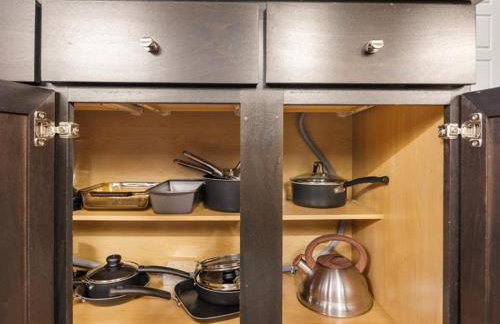 Serene Frisco Apt with Pool, EV Charger and Gym - Foto 12