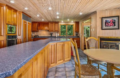 Lake house w/ indr pool and jacuzzi - Foto 53