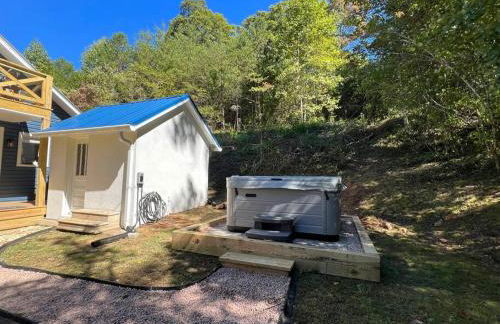 Riverside Relaxer w/Hot Tub+Fire Pit +Wifi & view - Foto 67