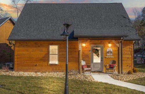 New Cabin at Tall Timbers! Free Tickets! Indoor and Outdoor Pools! - Foto 1