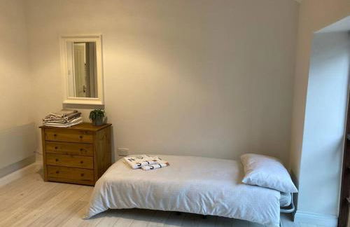 Light & Airy Vaulted Barn Conversion with a View - Photo 30