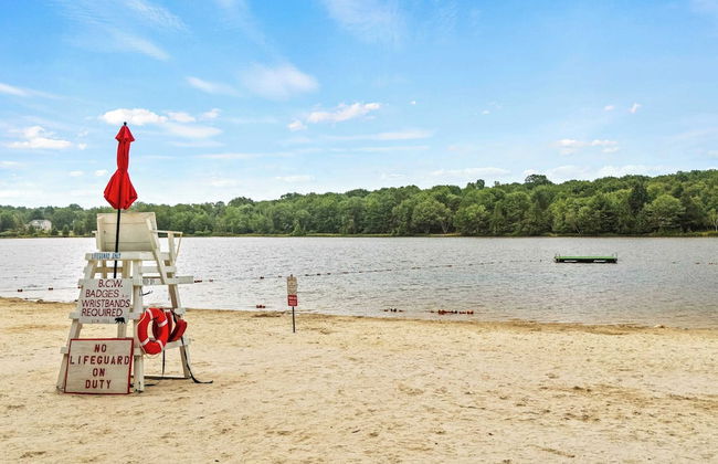 Hygge Home by Avantstay Deck for Outdoor Living, Fire Pit, Game Table - Photo 25