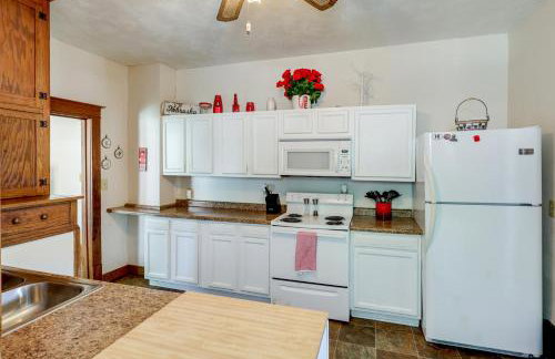 1 Mi to UNL Group Getaway with Game Area - Foto 6