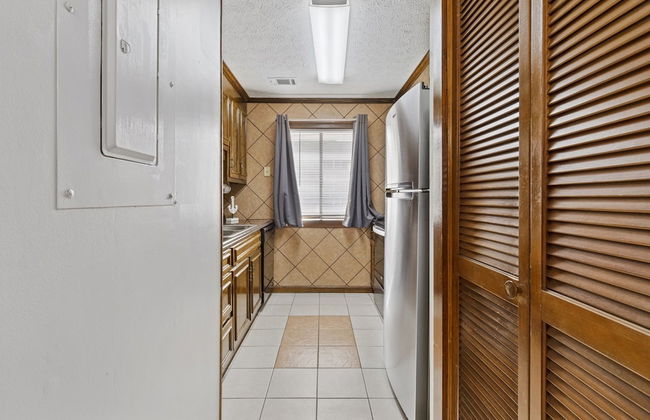 Spacious Modern Condo - 1st Floor - One Block to the Beach - Foto 19