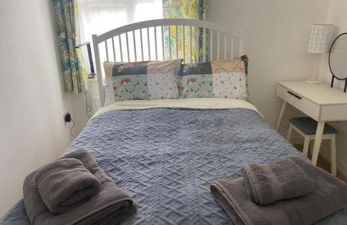 Slough - Sleeps 3 - Petfriendly - Riverside - Bay - Photo 30