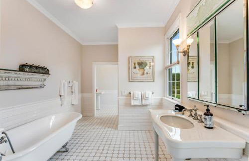 Oceantfront Estate with Luxury Kitchen & Game Room - Photo 15