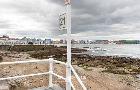 MyHouseSpain - Primera línea de playa con parking - Foto 26