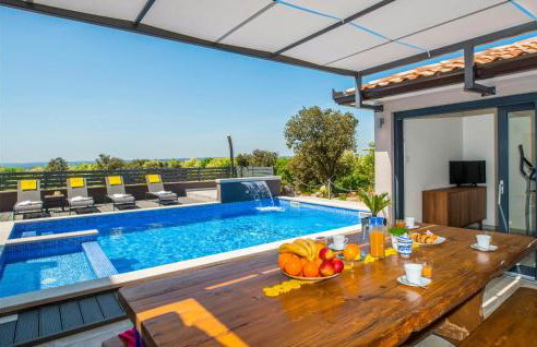 Villa with Swimming Pool, Outdoor Kitchen, Sauna, Hot Tub, Play Area, Sea View - Foto 34