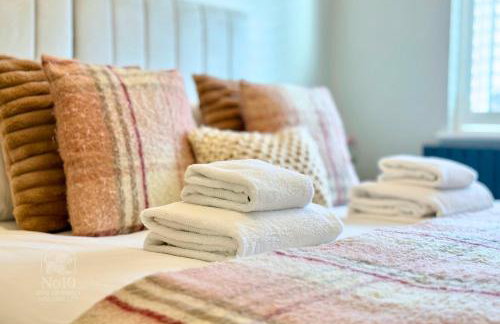 Central, dog friendly, private courtyard - Foto 9