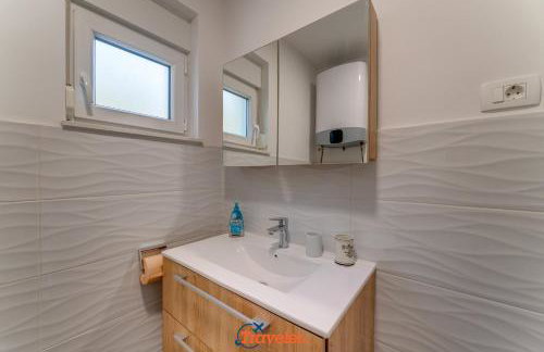 Villa Hlapa-new modern villa near beach - by TRAVELER tourist agency Krk - Foto 29