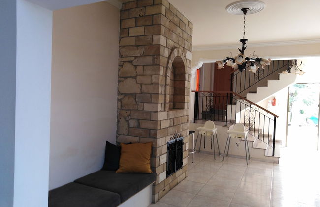 Huge ! Lovely! Private! Villa in The Heart Of Coral Bay! Car Not Essential ! - Photo 22