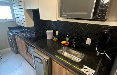 Apartamento Luxo Moderno e Conveniente com Garagem - Foto 22