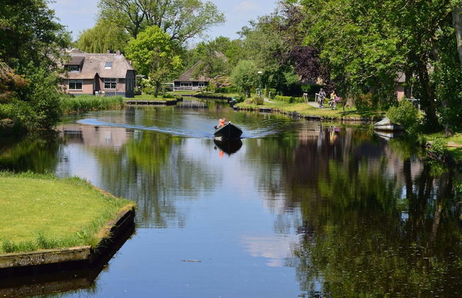 Cozy House with a Boat near Giethoorn & Weerribben Wieden National Park - Photo 24