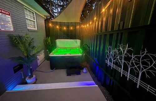 Private Hot Tub & Swing, Vintage Nintendo with Large Parking & EV ready - Foto 7