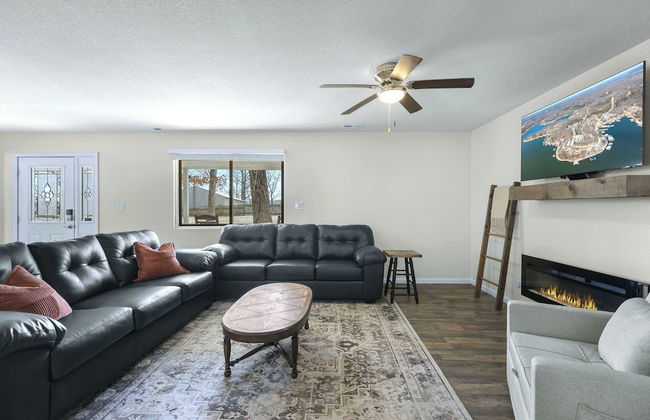 White Oak Landing Spacious 6 BDR w/ Boat Slip! - Photo 17