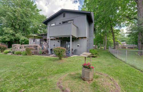 Lakefront Retreat with Views and Decks and Fire Pit - Foto 43
