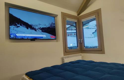 TANA DELLA MARMOTTA - renovated, ski in ski out, turkish bath, garage, storage - Foto 7
