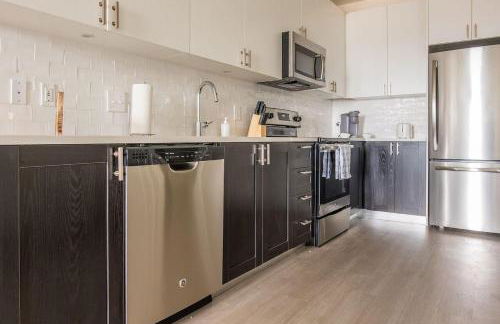 TWO Stunning Nulu CozySuites - Foto 13