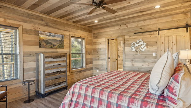 Treehouse Lodge 5 Bedroom Cabin by RedAwning - Foto 2, Habitación