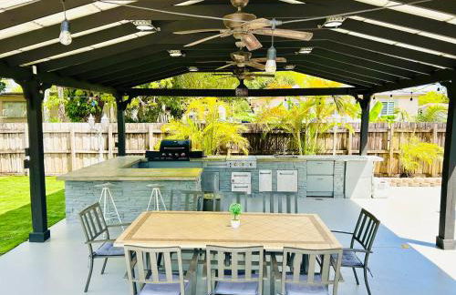 Heated Pool Tropical House with Summer Kitchen 3BR- Oasis in Miami! - Foto 2