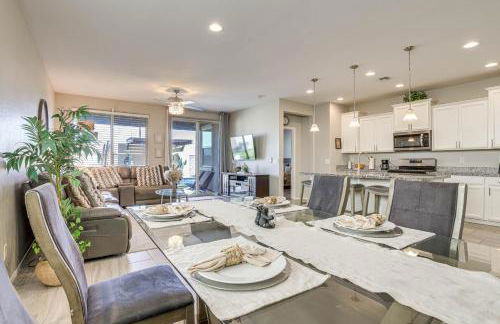 Outdoor Oasis with Pool and Spa Goodyear Getaway - Foto 3