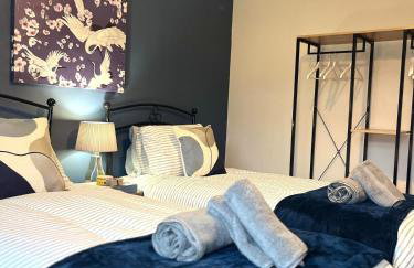 Ideal 4-bed home sleeps 7 - Nr Trafford Ctr & M60 - Foto 47