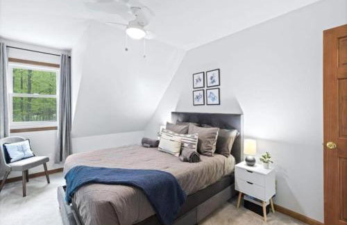 Wooded Retreat with game area and hot tub - Foto 3