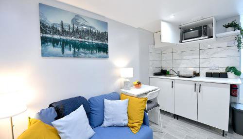 Cozy Studio retreat in Vibrant Crystal Palace, - Foto 3, minibar