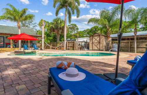 Tropical Oasis- Pickleball, Pool, Hot Tub- 15 min to beach - Photo 77