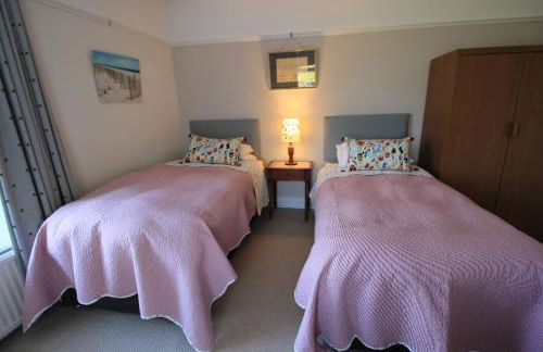Spacious seaside family house in Aberdaron with large garden and stunning sea views - Photo 5