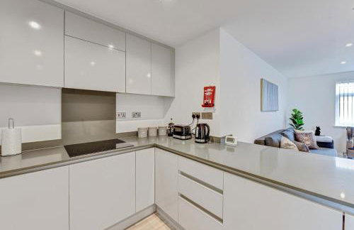 St Martins 2 Bedroom Apartments in Ruislip By 360 Stays - Foto 57