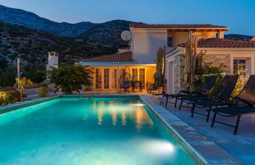 Villa Mirage with Private Heated Pool - Photo 10