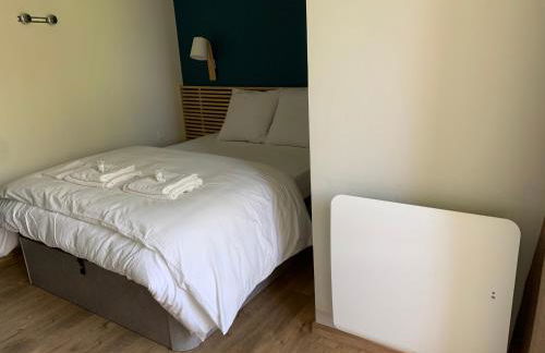 À COTÉ DE LA BAIE DE CANCHE-Appt 4pers-Linge compris-Lits faits-1CHB 1 lit double-1CABINE 1 lit superposé-2SDB-piscine-parking-boulodrome-tennis - Foto 6