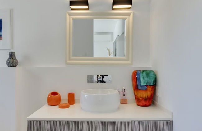 Ibizian Villa With Sea-views - Photo 18