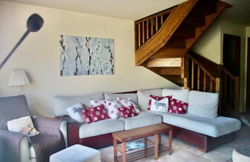 Casa de piedra y madera vistas a montañas y prados - Foto 11