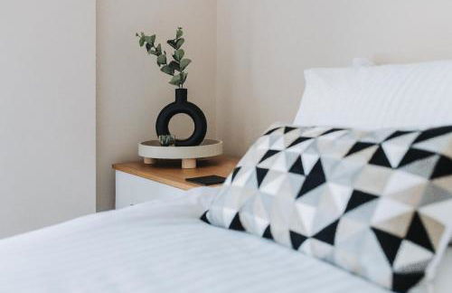 2 Bed 2 Bath Apartment Close to City Ctre Sleeps 5 -Free Parking - Foto 23