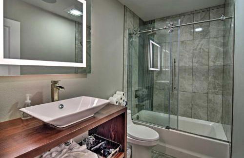 Modern Anchorage Townhome - By Delaney Park Strip! - Foto 26