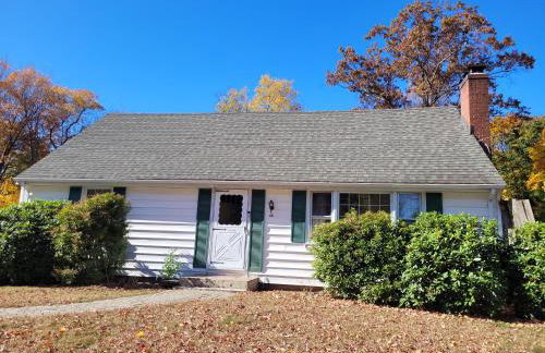 East Granby with AC and WiFi 3 minute to Bradley - Foto 28