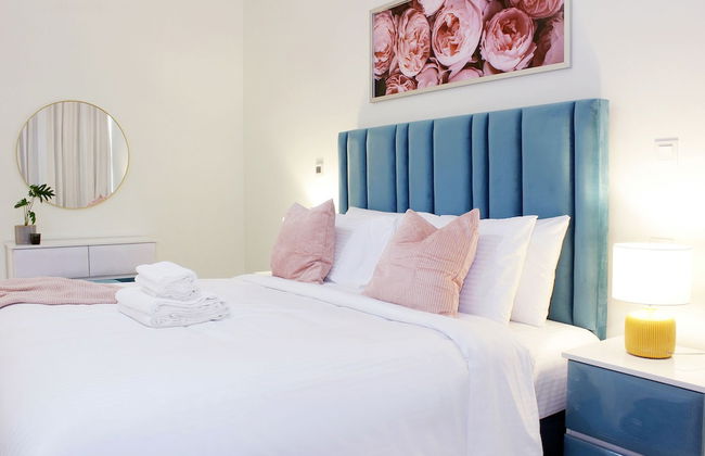 Luxury StayCation - Tranquil Retreat With Beautiful Park Views - Photo 9