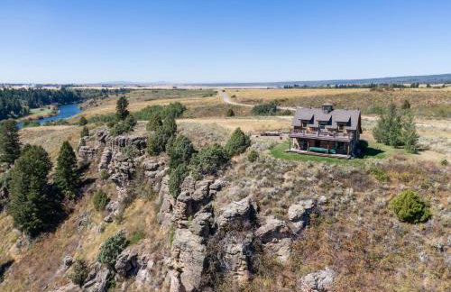 Lindas Perch by KABINO On Bank of Henrys Fork Mtn Views Fishing 6 acres Snake River WIFI - Foto 40