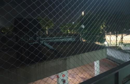 Apto frente ao mar, ar cond. frio e Wi-Fi - Foto 15