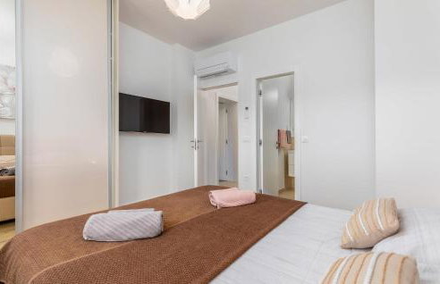 3 Bedroom Beautiful Home In Segotici - Foto 23