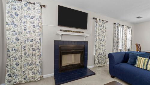 Comfortable Greensboro Condo - Photo 5