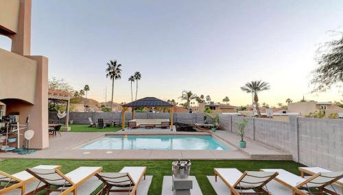 Epic 6BR with Pool, Spa and Fire Pit - Walk to Trails - Foto 1, sunbed