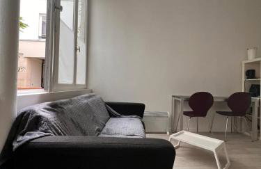 Studio lumineux sur cour à Bastille - Photo 2