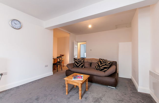 2 Bed Flat in Pedestrianized High Street - Foto 10