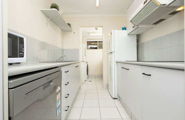 Bayview Beach Holiday Apartments - Photo 25