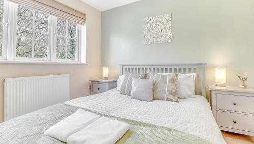 Charming 3-Bed Home with Garden & Parking - Foto 2