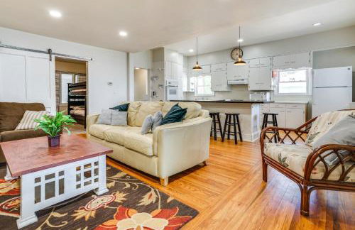 Lakeside Litchfield Home with Patio and Gas Grill! - Foto 8