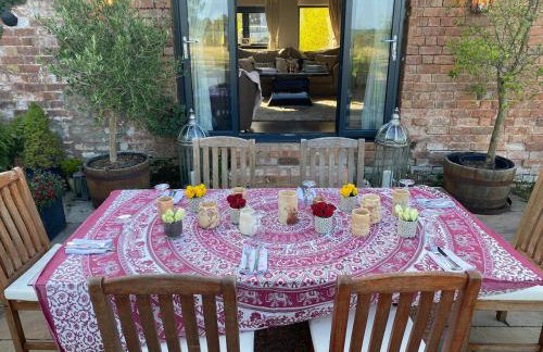 Upper House Stunning Country Home - Photo 32